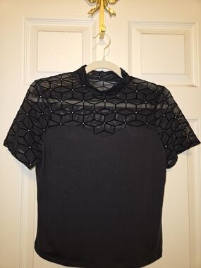 SHEIN Black Short Sleeve Mesh Geometric Yoke Blouse